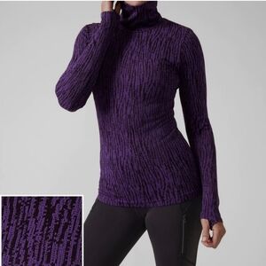 Athleta Flurry Elemental Turtleneck Top Size Medium Purple/Black